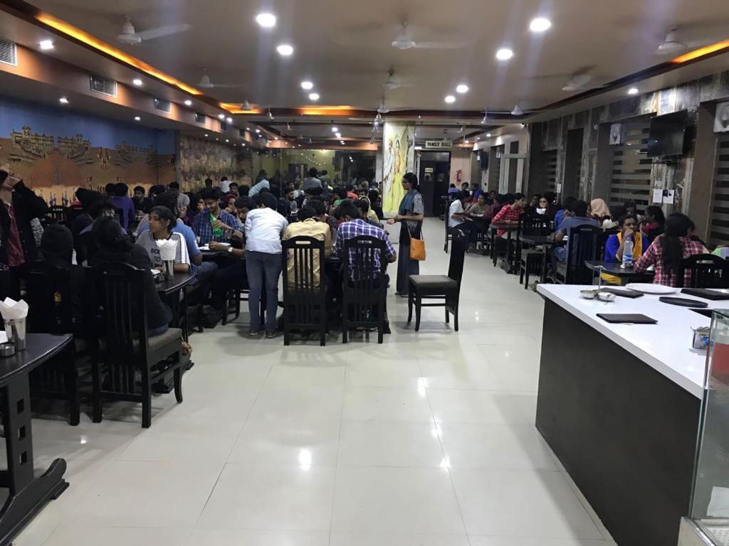 Makrana Raj Hotel Sikar Екстер'єр фото